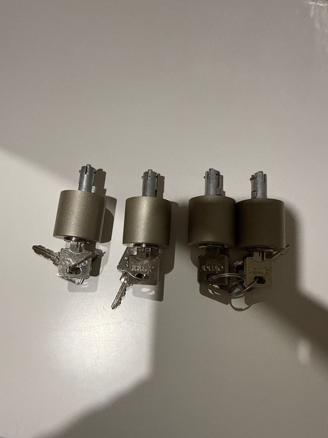 Cerradura para hojas correderas con llaves 60 l 4