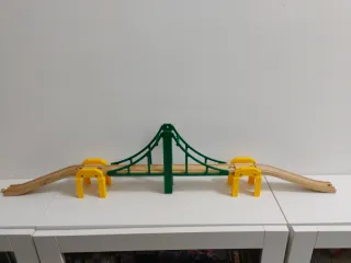 Puente Elevado Tren Madera