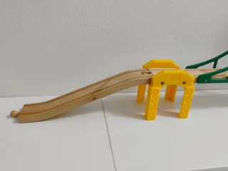 Puente Elevado Tren Madera