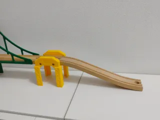 Puente Elevado Tren Madera