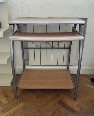Mesa de ordenador pequeña