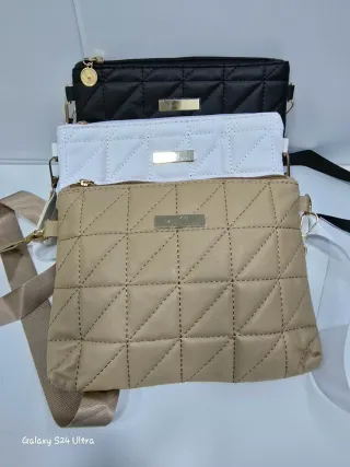 Bolso elegante cruzado beige y dorado