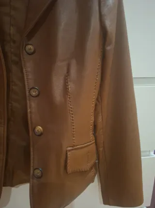 Chaqueta de piel marrón Purificación García