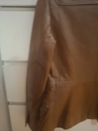 Chaqueta de piel marrón Purificación García