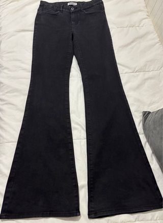 Pantalón flare negro