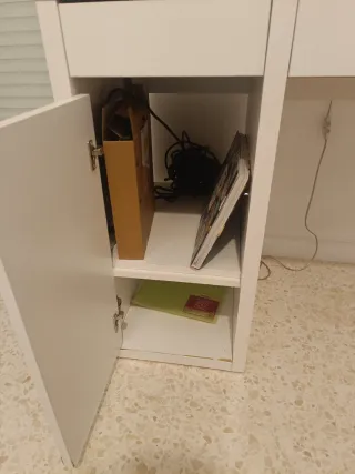 Scrivania bianca Ikea Micke