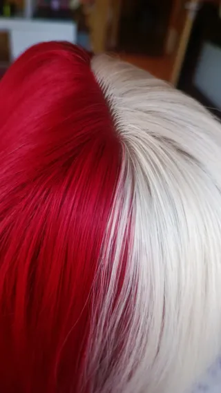 Peluca bicolor roja y blanca