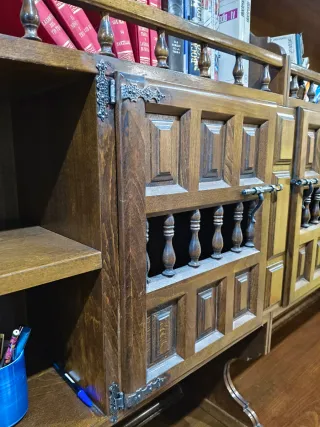 Armario / Aparador rústico de madera maciza