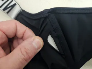 Top bikini Calvin Klein nero mai indossato