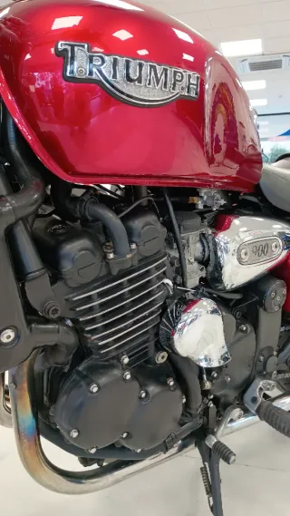 Triumph Legend TT 900