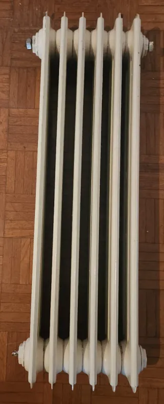 Radiadores de hierro blancos