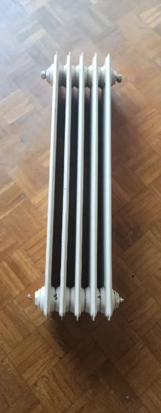 Radiadores de hierro blancos