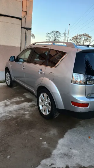 Mitsubishi Outlander 2010
