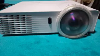 Proyector Optoma DLP WXGA HDMI tela y mochila