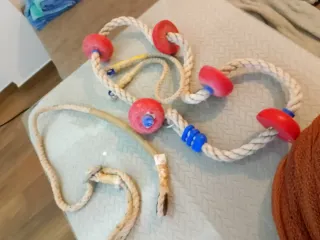 Conjunto de pesca con flotadores cuerda y  red