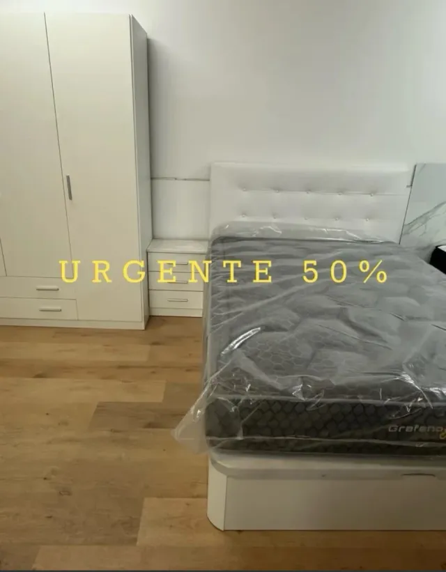 Canapés in legno (2 unità)