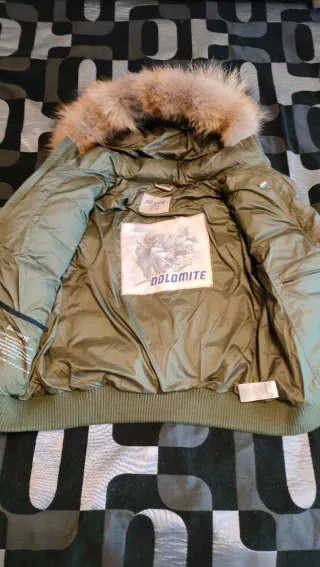 Cazadora Dolomite con capucha de pelo