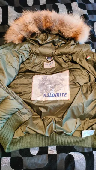 Cazadora Dolomite con capucha de pelo