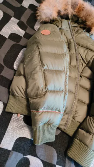 Cazadora Dolomite con capucha de pelo