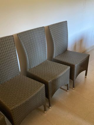 Mesa de jardín con 4 sillas y 2 butacas