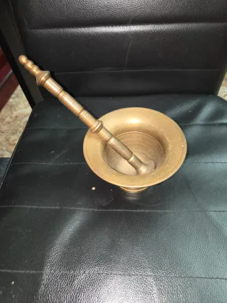 Mortero de farmacia bronce macizo antiguo