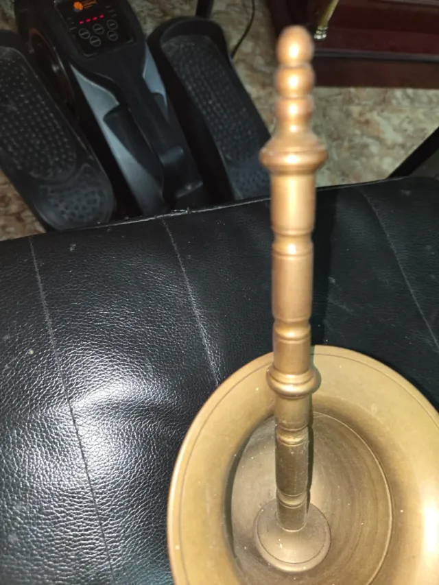 Mortero de farmacia bronce macizo antiguo