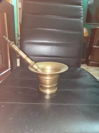 Mortero de farmacia bronce macizo antiguo