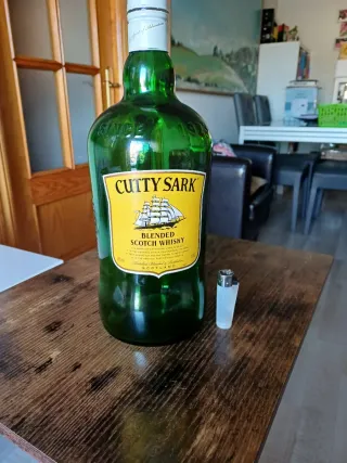 Botella vacía Cutty Sark
