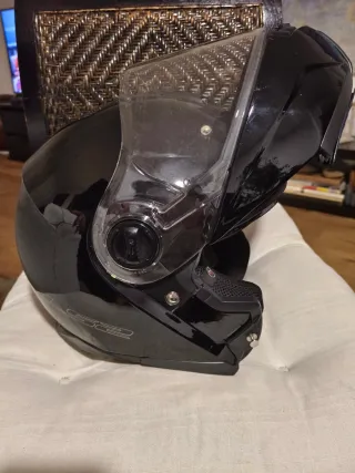 Casco integral negro LS2