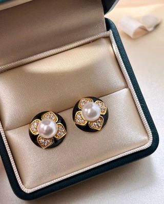 Pendientes perla Akoya negro y oro