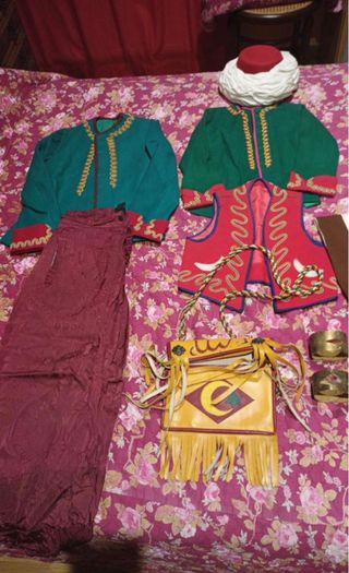 Traje fiestas de Alcoy fila Magenta niño