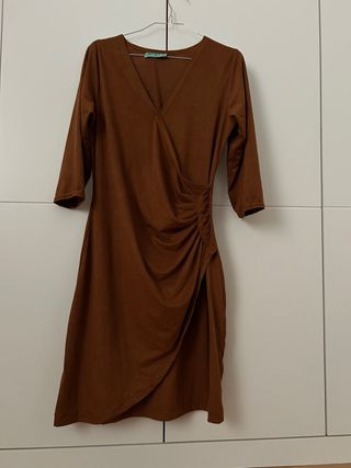 Vestido marrón escote pico Talla L