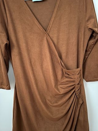 Vestido marrón escote pico Talla L