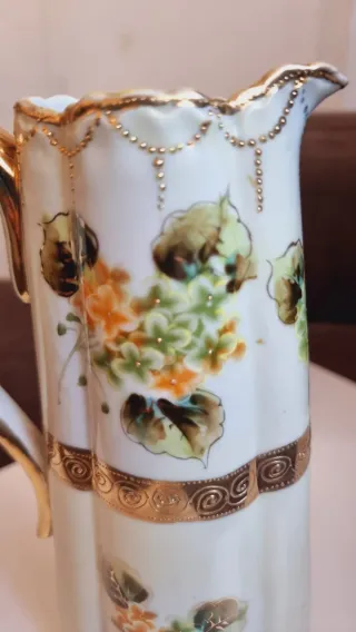 Lechera antigua porcelana pintada a mano