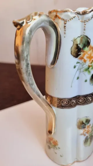 Lechera antigua porcelana pintada a mano