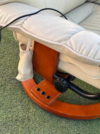 Sillón relax beige polipiel y madera