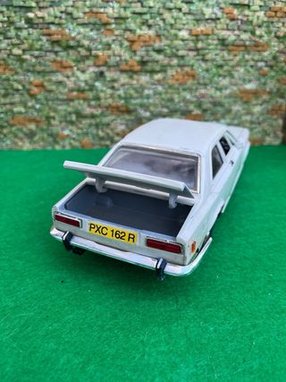 Rolls-Royce Camargue – Escala 1:22 – Bburago