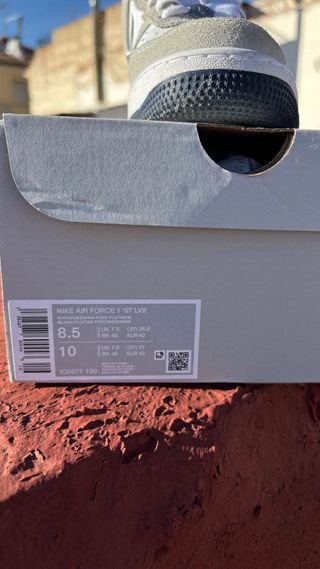 Nike Air Force 1 Grises y Blancas