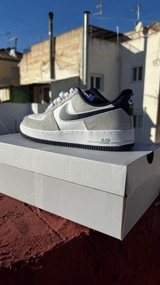 Nike Air Force 1 Grises y Blancas