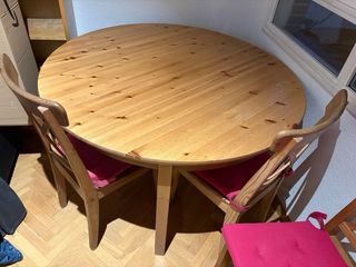 Mesa redonda extensible pino y 4 sillas