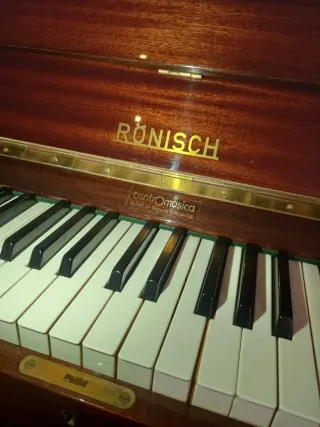 Piano Rönisch Leipzig Made in GDR