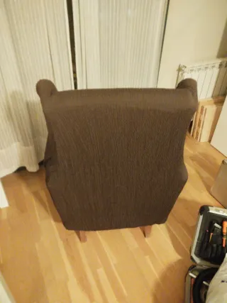 Sofá orejero marrón tela