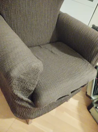 Sofá orejero marrón tela