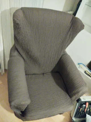 Sofá orejero marrón tela