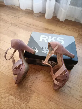 Sandalias tacón rosa