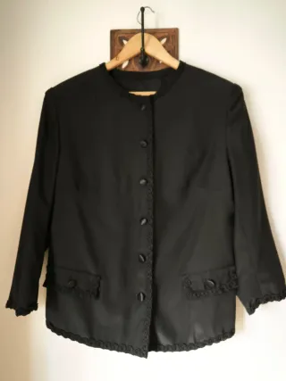 Conjunto Casaco e Saia Preto