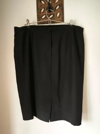 Conjunto Casaco e Saia Preto