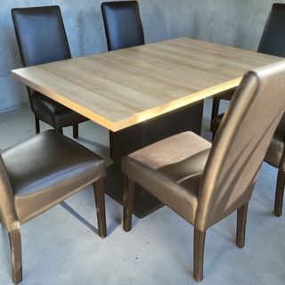 Mesa de comedor y 6 sillas