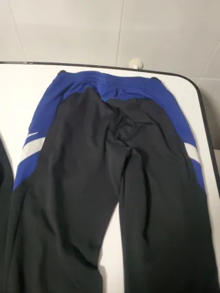 Conjunto deportivo Nike azul y negro