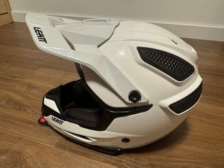 CASCO ENDURO LEATT . TALLA M 57:58. IMPECABLE